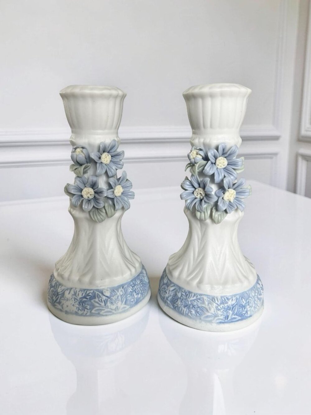 Set of 2 Vintage 1998 Hermitage Fine Porcelain Candlestick Holders TX528